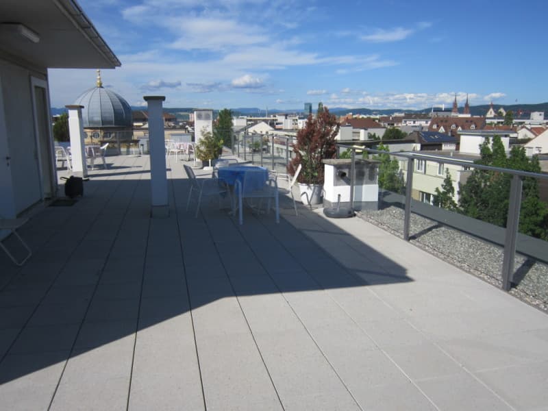 FULLY REFURBISHED: Quiet & central with breath-taking panoramic view on roof deck! (1)