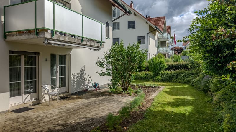 Appartamento in proprietà di 4,5 locali con giardino, garage e carport (2)