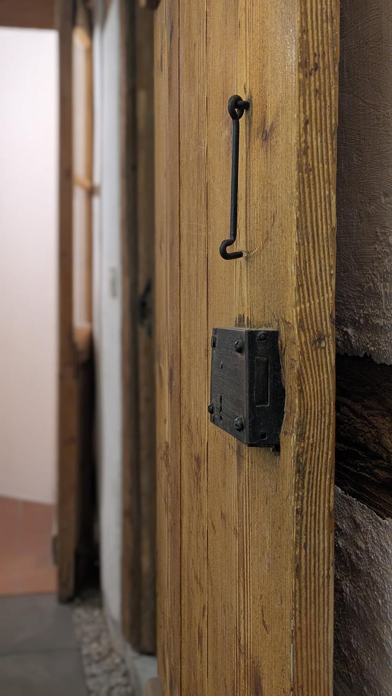 Historisches Altstadthaus mit Wohn- und Gewerbeteil in Nidau (7)