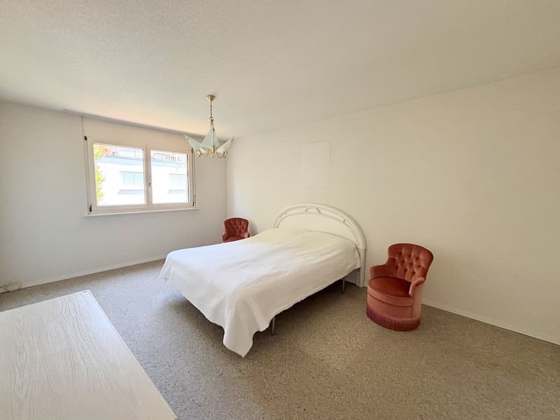 Charmante 4.5-Zimmer-Wohnung mit Balkon und schöner Aussicht in Grenchen (6)