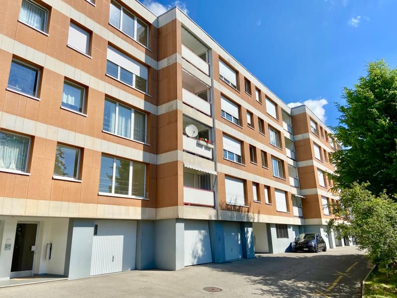 Charming 4.5-room apartment with balcony (2)