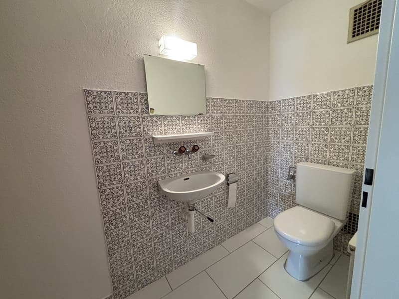 Charmante 4.5-Zimmer-Wohnung mit Balkon und Pool (9)