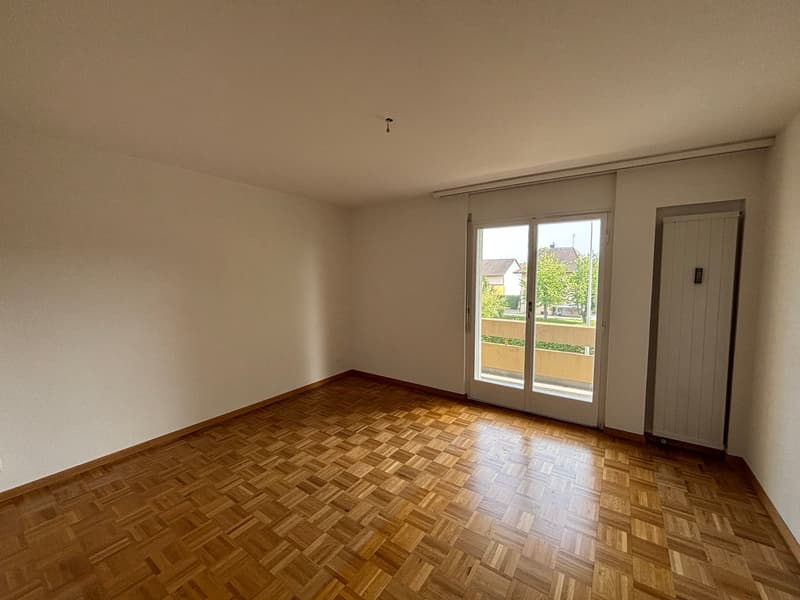 Charmante 4.5-Zimmer-Wohnung mit Balkon und Pool (6)