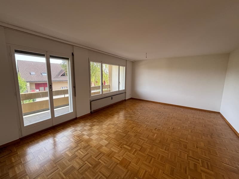 Charmante 4.5-Zimmer-Wohnung mit Balkon und Pool (4)
