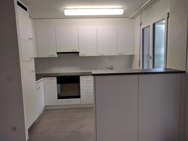 Gepflegte 2-Zimmer-Wohnung mit Balkon in Subingen (3)