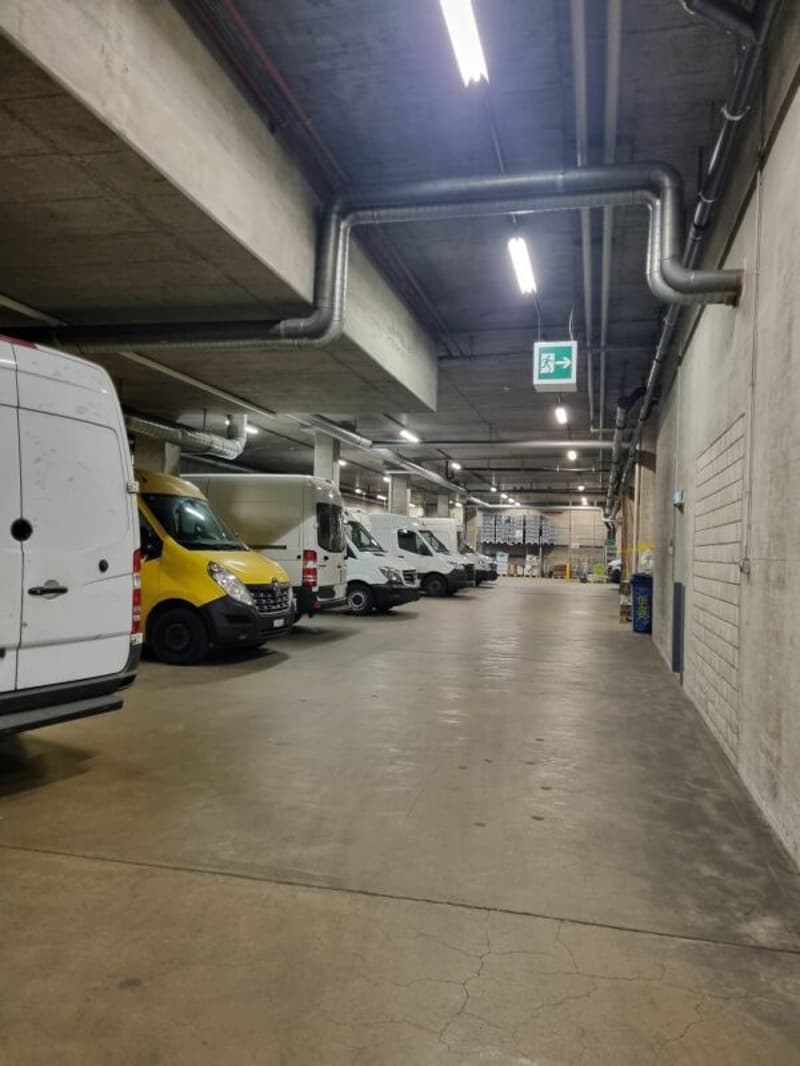 Storage space in prime location (3)