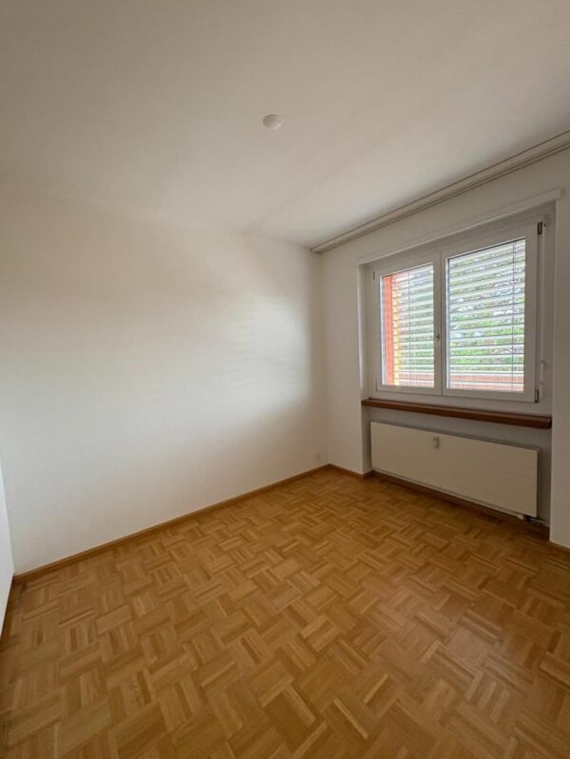 3.5-Room Penthouse Apartment in the Heart of Reinach (13)