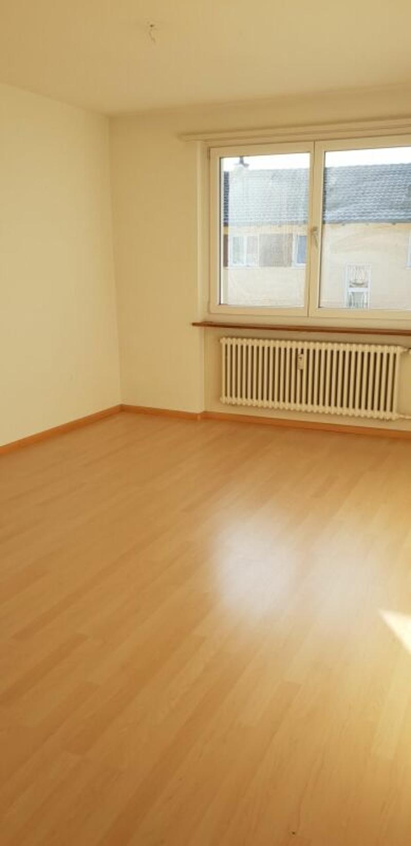 Gemütliche 3-Zimmerwohnung Nähe Landhof in Reinach zu vermieten! (4)
