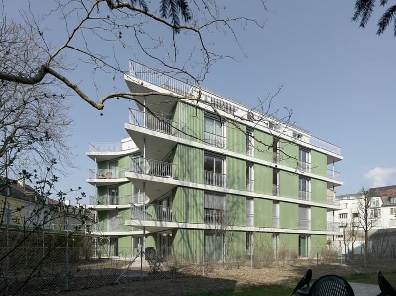 Auto Einstellhallenplatz (2)