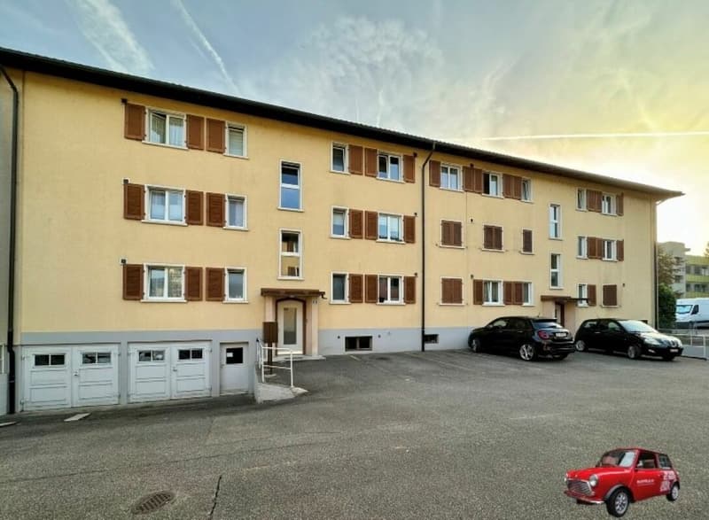 Parkplatz nähe Tramhaltestelle Landhof Reinach - zu vermieten (1)