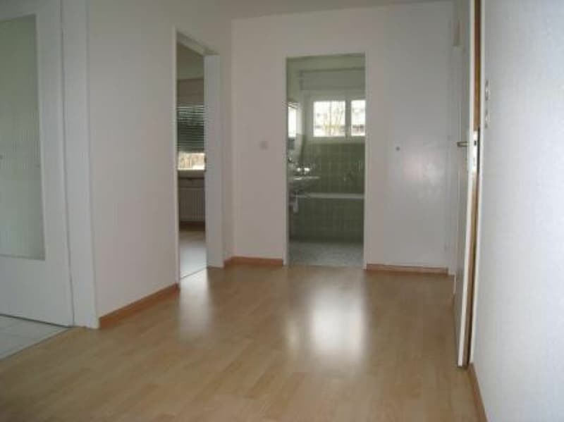 Grosszügige 3-Z'Wohnung im Herzen von Therwil - mit Balkon und Cheminée (6)