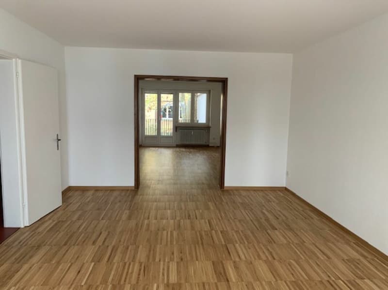 Moderne 4-Zimmerwohnung zu vermieten (2)