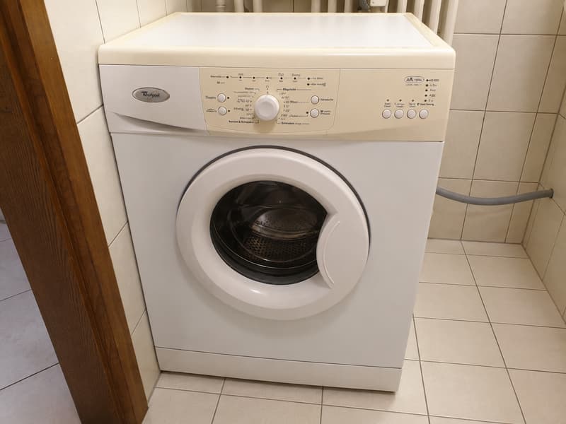 Waschmaschine im Bad