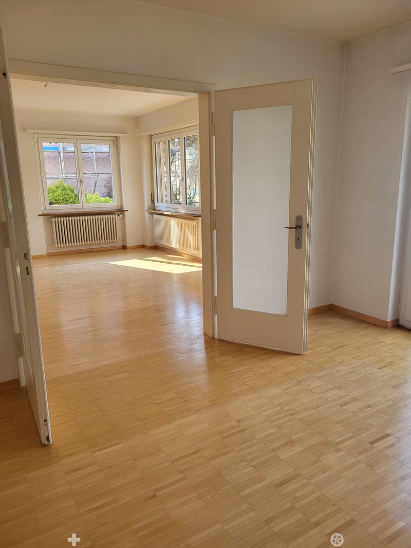 Moderne 3-Zimmer-Wohnung mit Balkon in Biel (7)