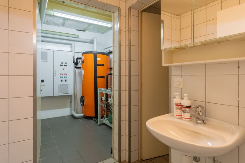 Ristorante per affittuario innovativo, in posizione soleggiata e centrale (20)