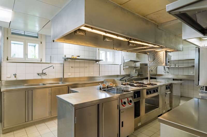 Ristorante per affittuario innovativo, in posizione soleggiata e centrale (16)