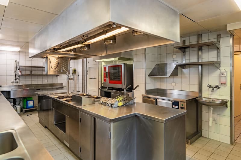 Ristorante per affittuario innovativo, in posizione soleggiata e centrale (15)