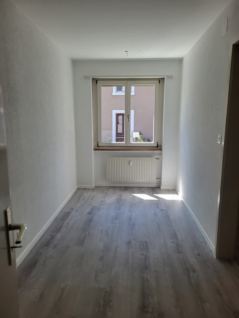 Charming 2.5-room apartment in Nidau with balcony (10)