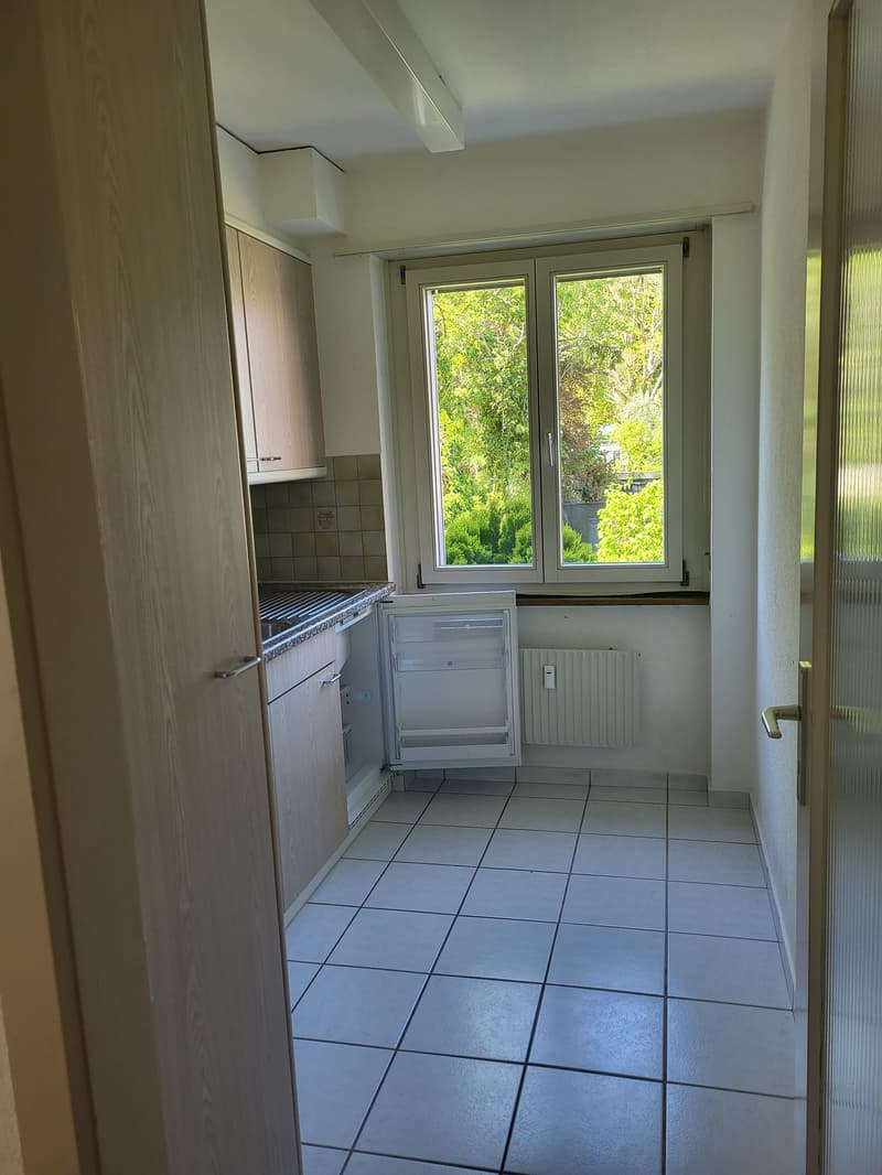 Charming 2.5-room apartment in Nidau with balcony (6)