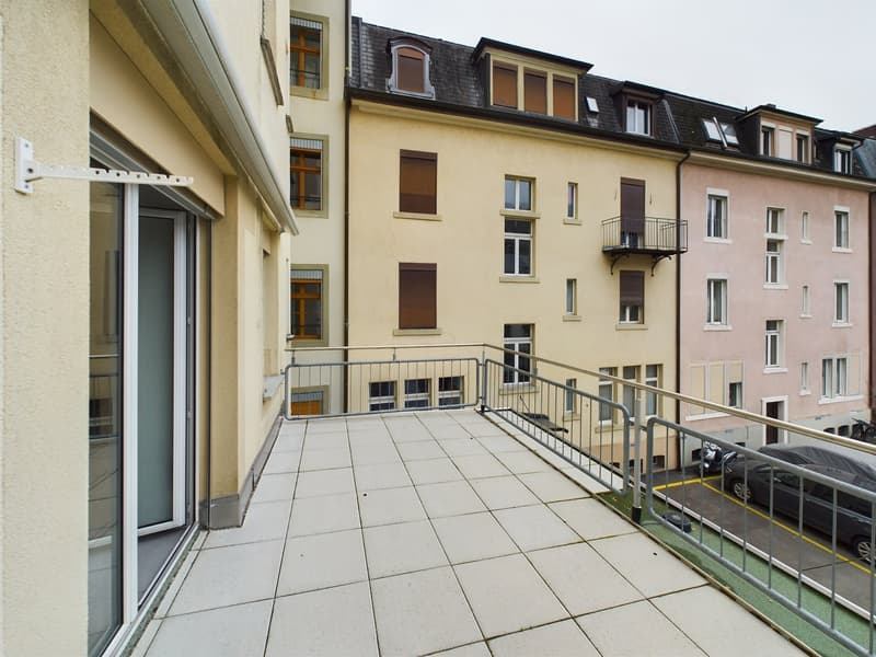 Charming 5.5-room duplex apartment in the heart of Biel (11)