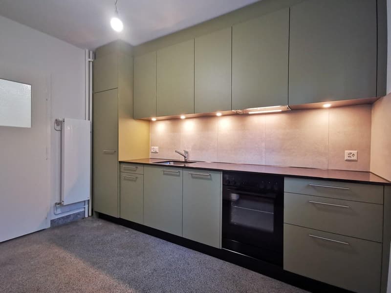 Appartamento di 3 locali luminoso con balcone su General-Dufour-Strasse a Biel (2)