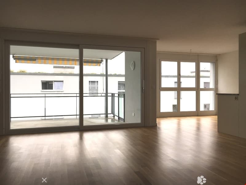 Wohnen mit Zugang zum Balkon / Essecke