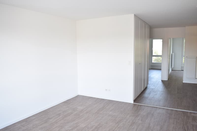 Beautiful 3-room apartment with plenty of sunlight (3)