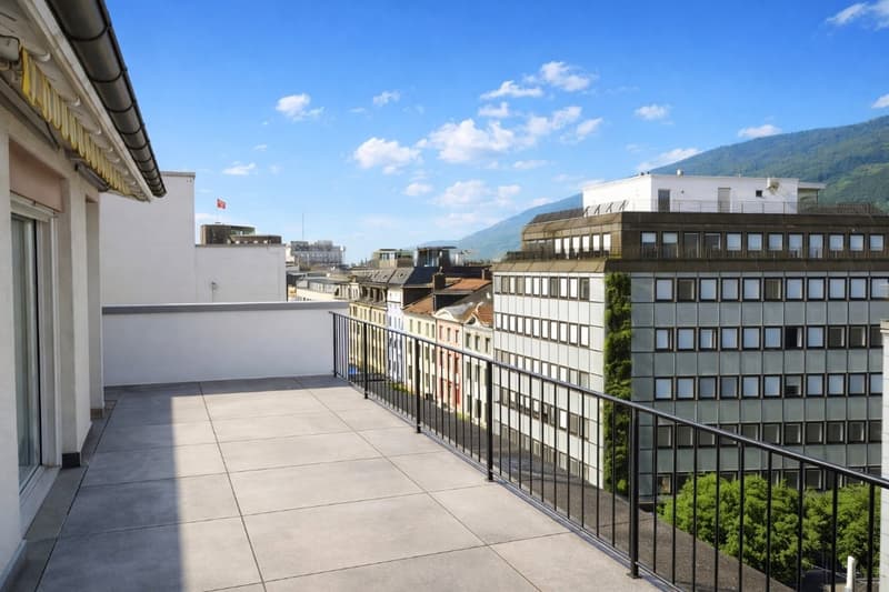 Helle Attikawohnung mit grosser Terrasse und Cheminée (9)