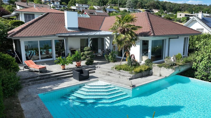 Exklusive Villa mit Pool und Seesicht in Ligerz (2)