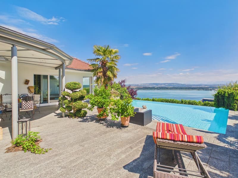 Exklusive Villa mit Pool und Seesicht in Ligerz (6)