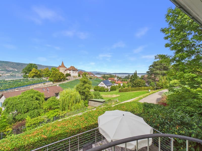 Einzigartige Villa mit Sicht auf See und Seeland (1)