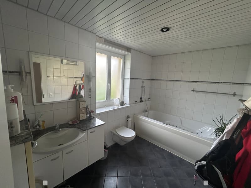In 2-Familenhaus mit Garten- und Poolnutzung (4)