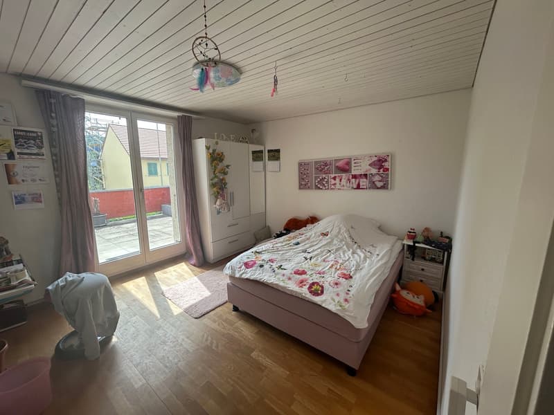 In 2-Familenhaus mit Garten- und Poolnutzung (9)