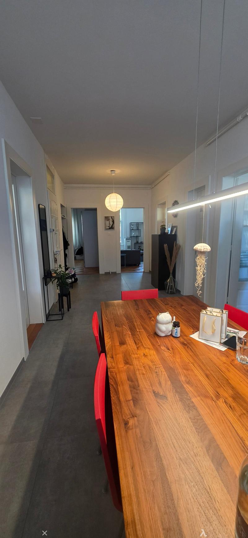4-Zimmerwohnung mit 3 Balkonen und hohen Decken (6)