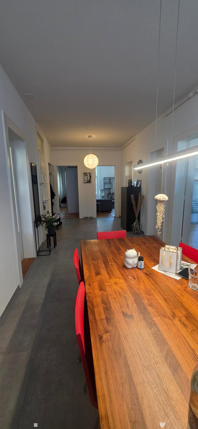 4-Zimmerwohnung mit 3 Balkonen und hohen Decken (6)