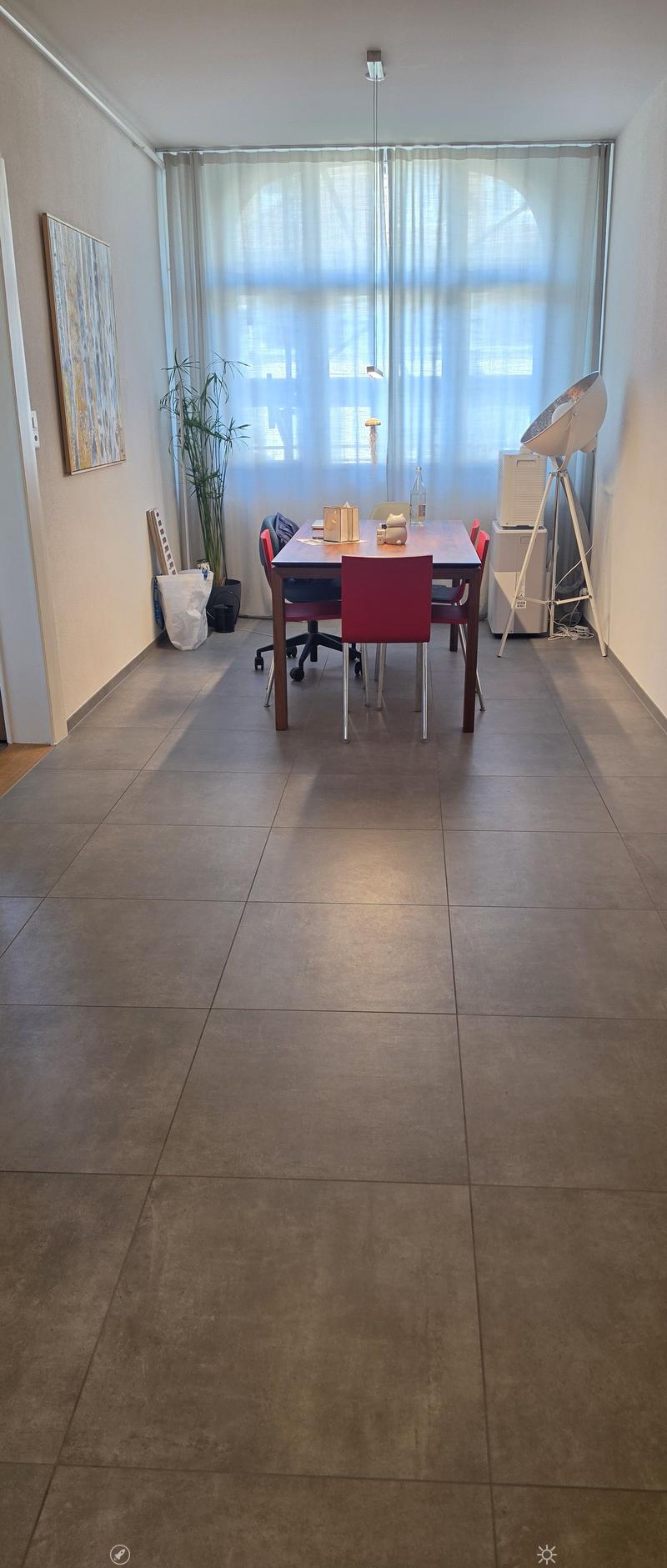 4-Zimmerwohnung mit 3 Balkonen und hohen Decken (4)