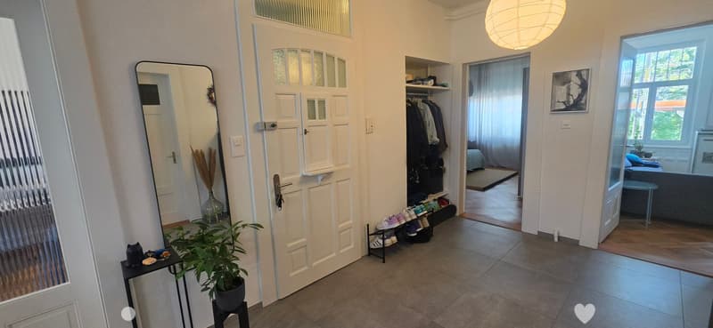 4-Zimmerwohnung mit 3 Balkonen und hohen Decken (3)