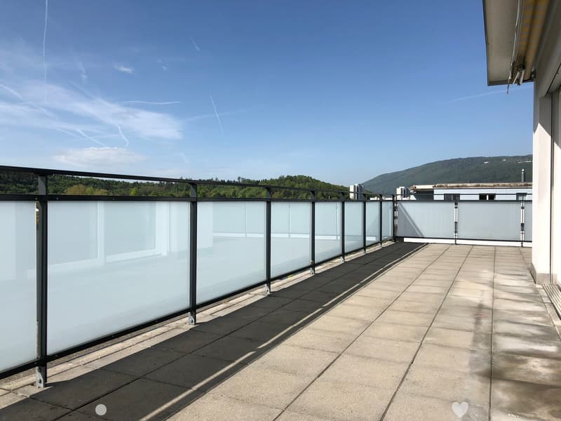 Helle 3-Zimmer-Dachwohnung mit Balkon und Minergie-Zertifikat in Biel (1)