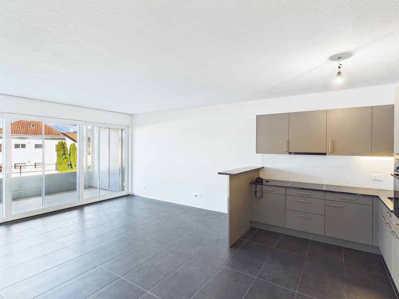 Grosszügiger Balkon mit Sicht auf den See (14)