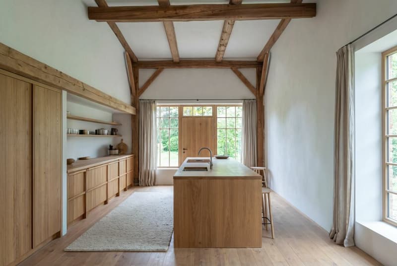 Historic property with approved renovation project and development potential (8)