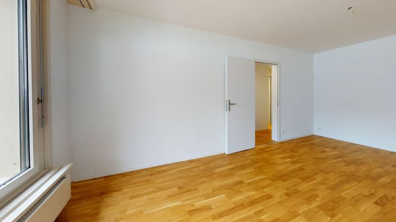 Charmante 2.5-Zimmer-Eigentumswohnung an Bester Lage im Spiegel b. Köniz (3)