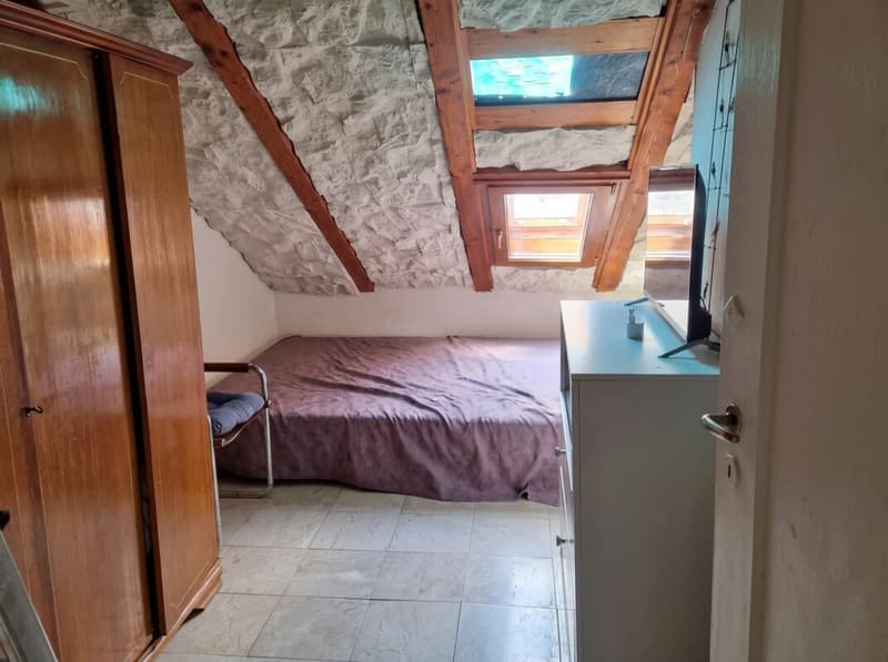 Gepflegte 4-Zimmer-Dachwohnung mit Cheminée - Brüggstrasse 74, Biel (3)