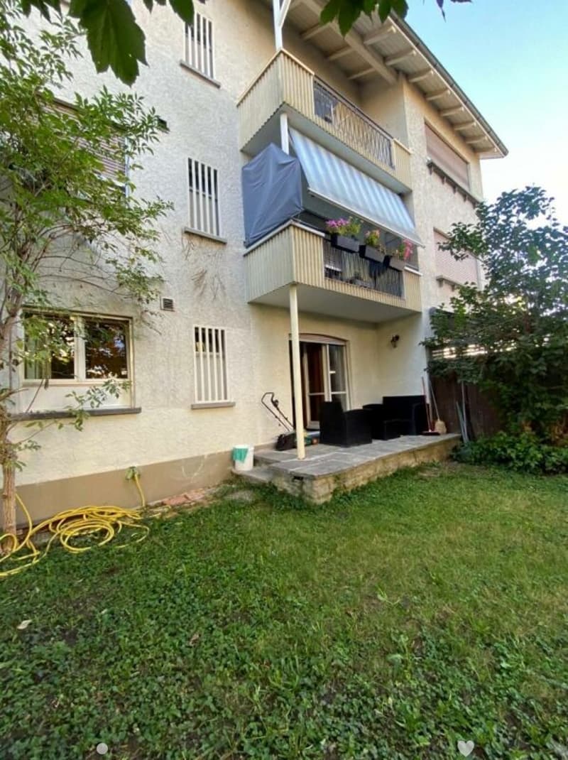 Ruhige 2.5-Zimmer-Gartenwohnung mit Sitzplatz - Brüggstrasse 74, Biel (1)