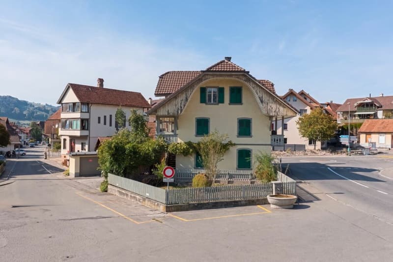 Mehrfamilienhaus mit 3 Wohnungen und Gewerberaum beim Bahnhof - Dorfstrasse 15 + 15a, Seftigen (3)