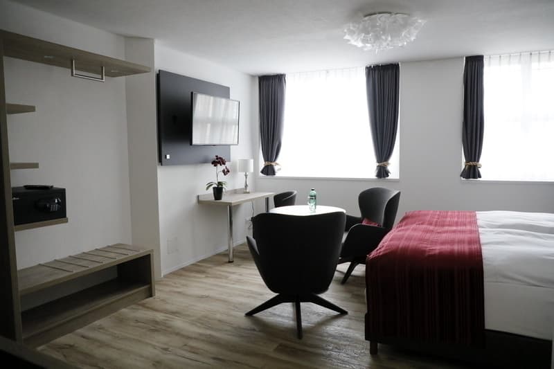1 ZI-WOHNUNG IN REICHENBURG (SZ), MÖBLIERT (3)
