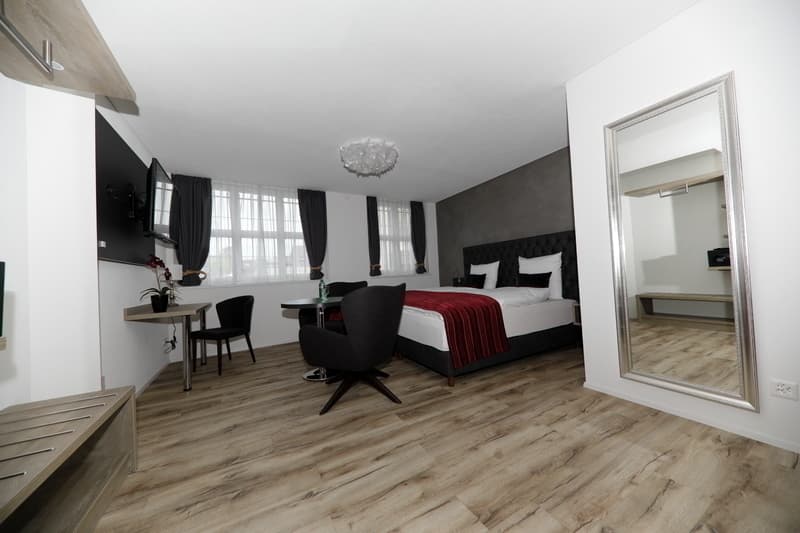 1 ZI-WOHNUNG IN REICHENBURG (SZ), MÖBLIERT (4)