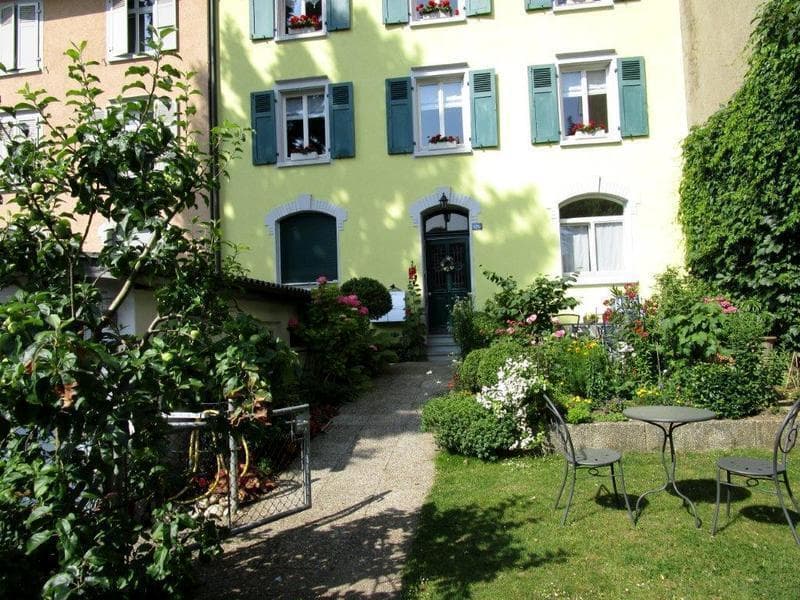 1 ZI-WOHNUNG IN BASEL - BIRSFELDEN, MÖBLIERT (1)