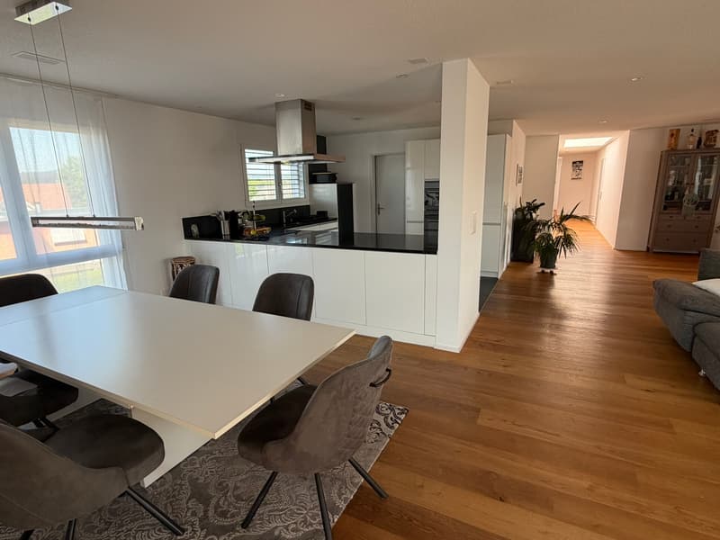 6½ ZIMMER-ATTIKAWOHNUNG IN STUDEN (BE), MÖBLIERT, TEMPORÄR (3)