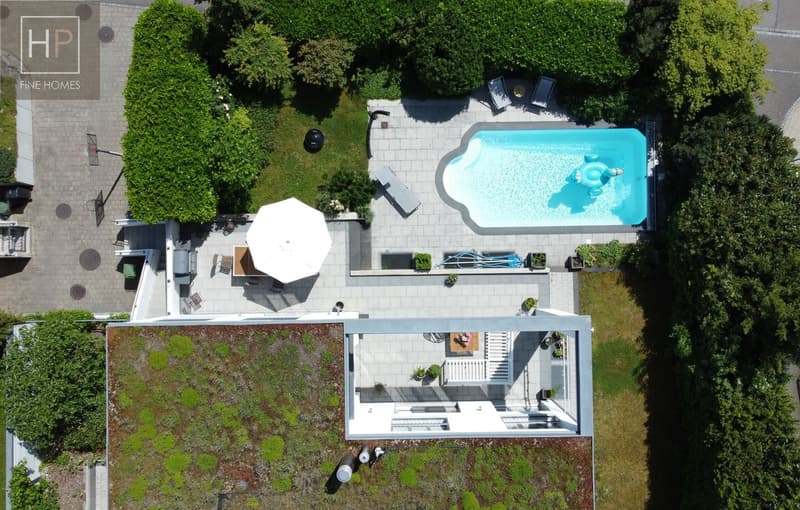 moderne Villa mit Pool, viel Licht und Komfort (1)