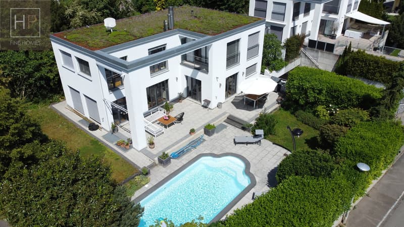 moderne Villa mit Pool, viel Licht und Komfort (6)
